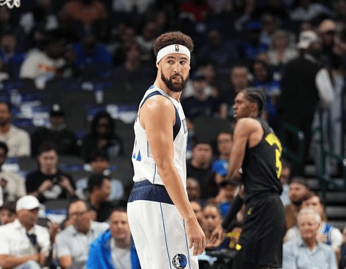 九游APP-东契奇在曼联比赛中出色防守，持续失利引发热议！引发球迷热议的简单介绍