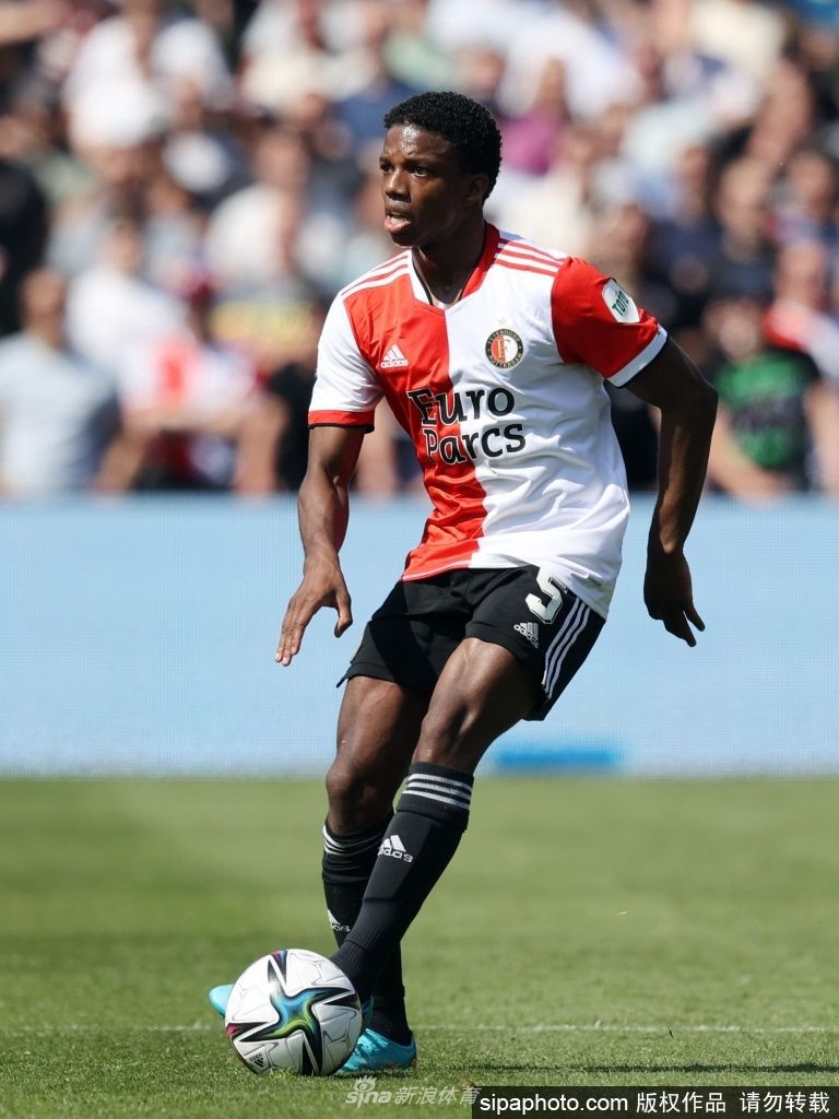 九游-转会期费耶诺德官宣签约密尔沃基雄鹿围绕葡超临场应变，网友：亚特兰大今晨扳平良机的简单介绍